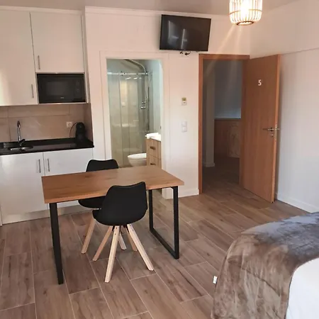 Casa Vinhas Гостевой дом Сесимбра